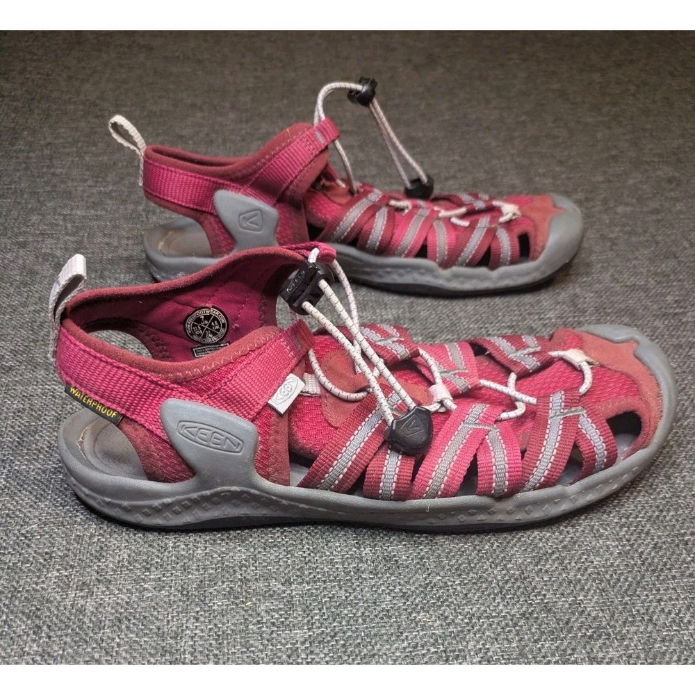 Keen Newport H2 Sandals Waterproof Shoes Red / Pink Women's size 7 US Shoes
